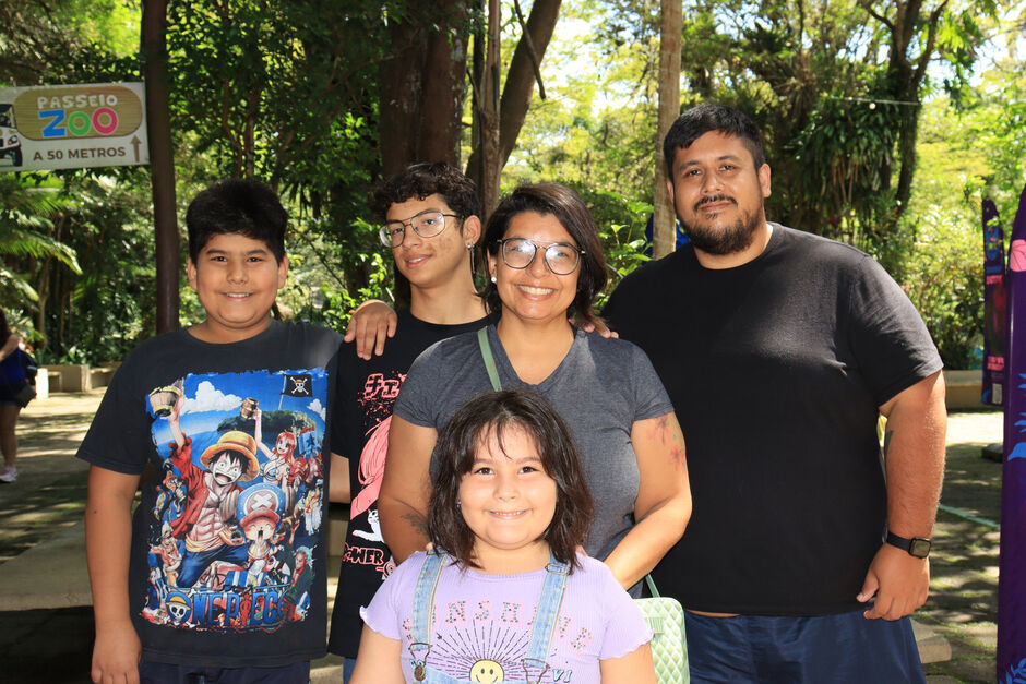 Valéria, o marido e os outros filhos se preparam para o grande momento 