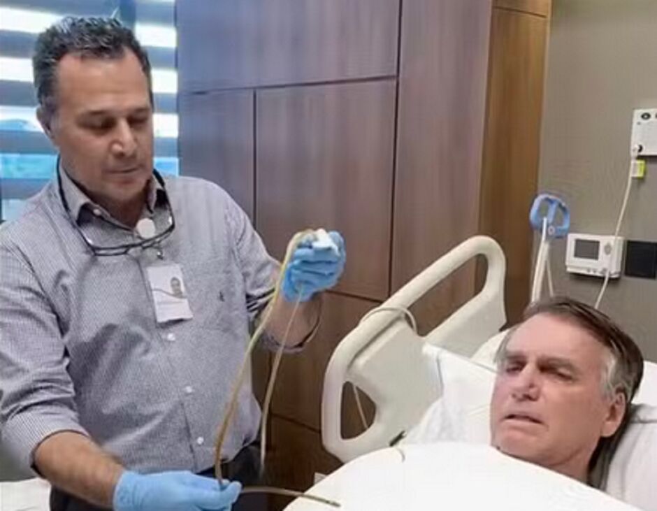 Bolsonaro vai para quarto comum no DF 