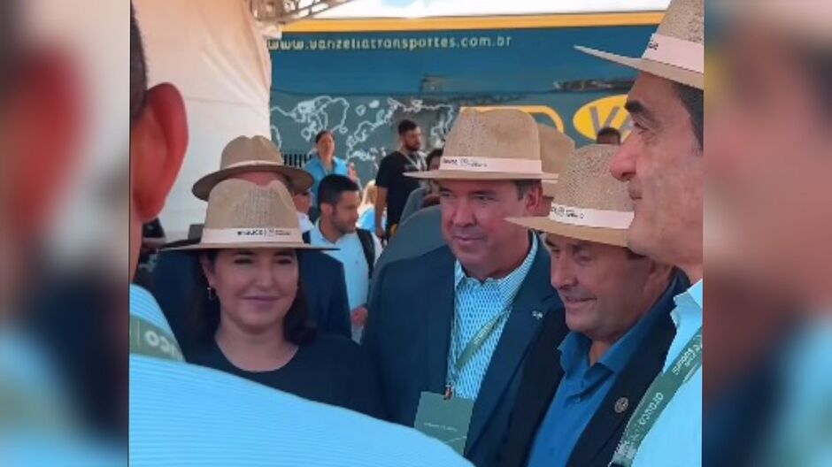 Simone e Riedel elogiaram fábrica de celulose 