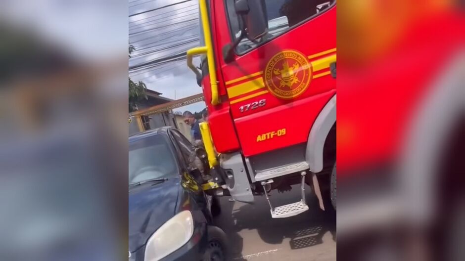 Batida envolveu viatura especial dos Bombeiros 