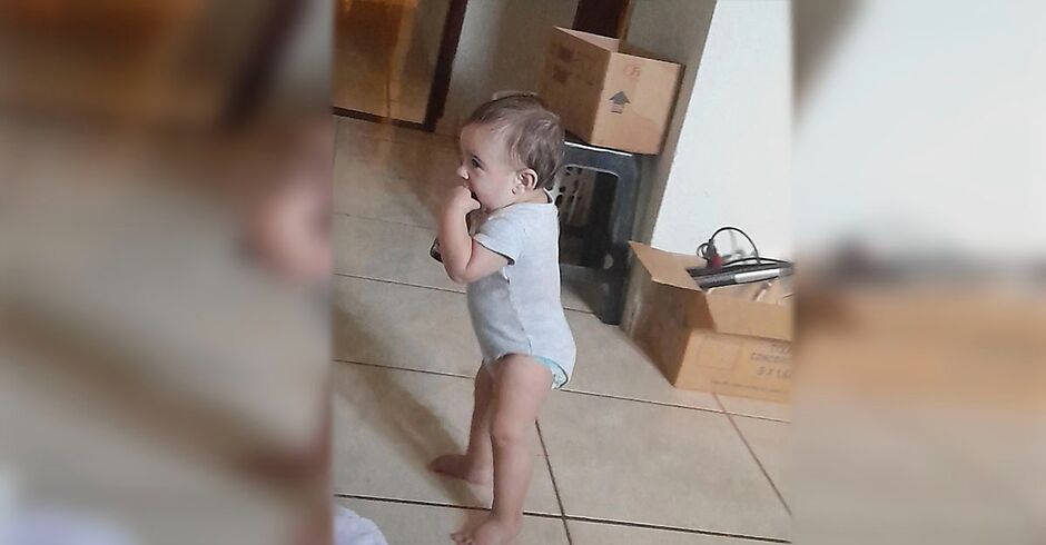 Sophie dando os primeiros passos