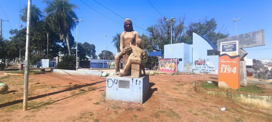 Pra&ccedil;a Aquidauana n&atilde;o teve a reforma terminada at&eacute; hoje