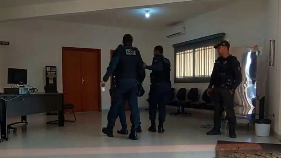 Momento em que agressor foi preso