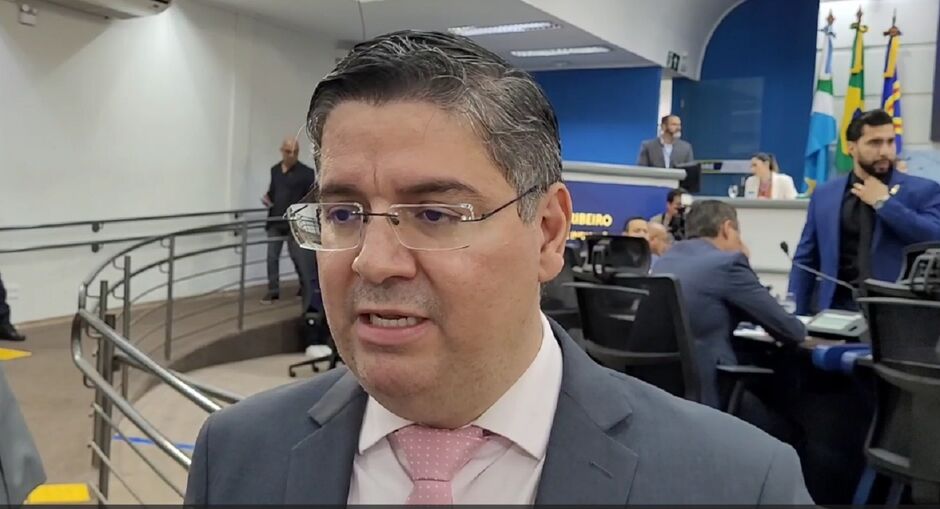 Vereador defende apuração da Sesau 