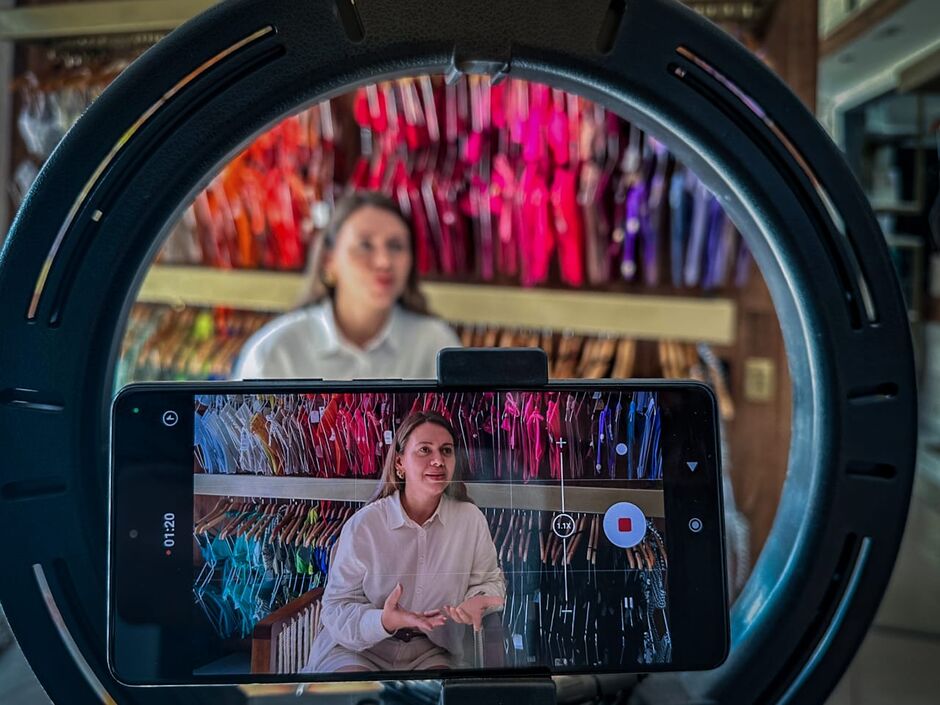 Unidas com a tecnologia e um smartphone, empresárias recriam padrão de sucesso na internet