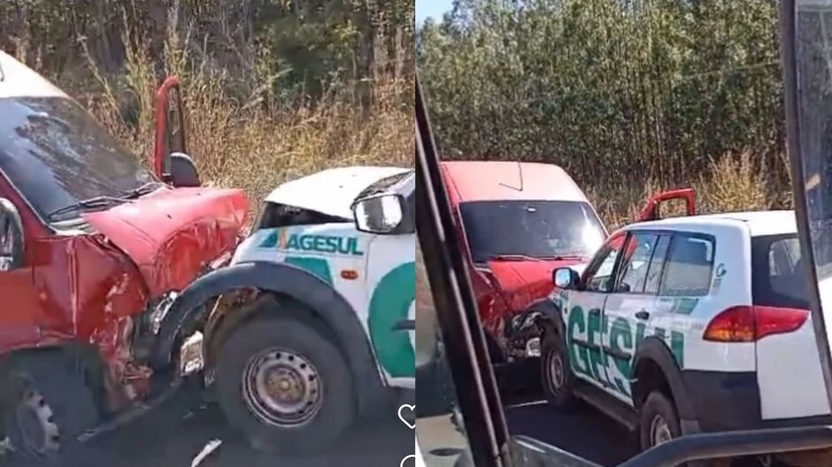 Veículos ficaram com a frente destruídas