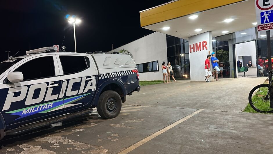 A vítima foi socorrida pela esposa e uma amiga até o hospital da cidade