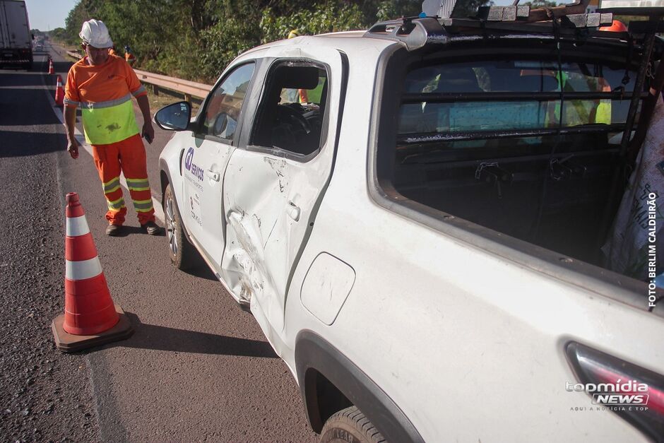 Piloto e garupa tiveram ferimentos graves 