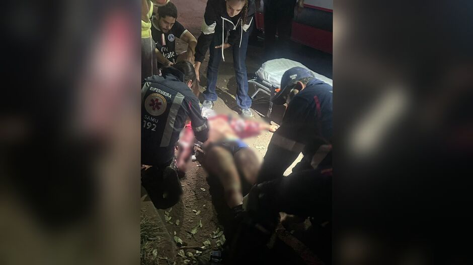 Ele foi socorrido com urgência e encaminhado para a Santa Casa