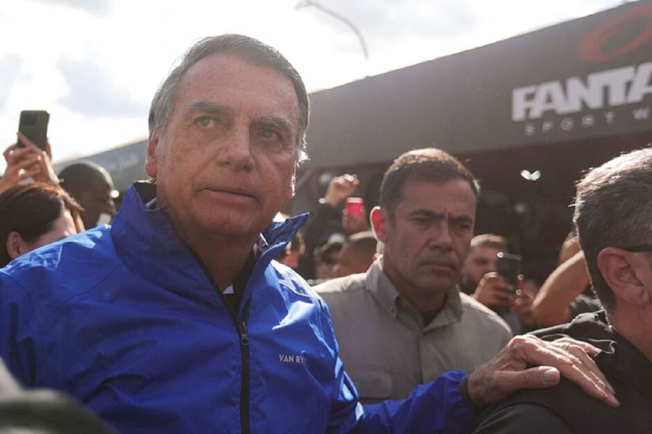 Ex-presidente pode ser beneficiado com PEC 