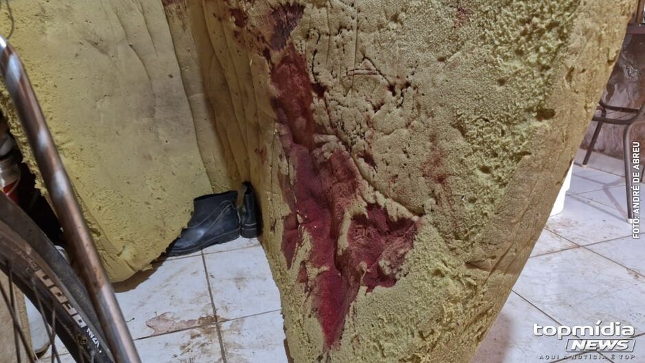 Sangue da vítima na casa