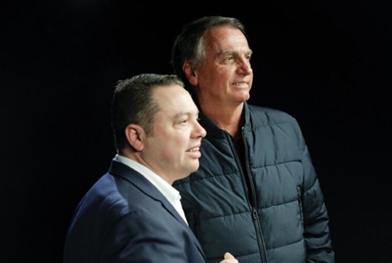 Ex-presidente foi preso por usar redes sociais 