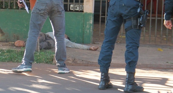 A vítima teria sido baleada seis vezes