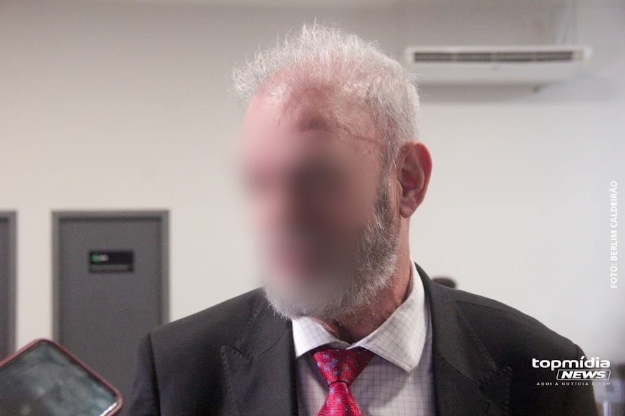 Deputado não quis aparecer de jeito nenhum 