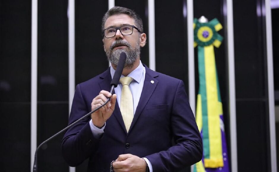 Pollon apresentou requerimento por respostas 