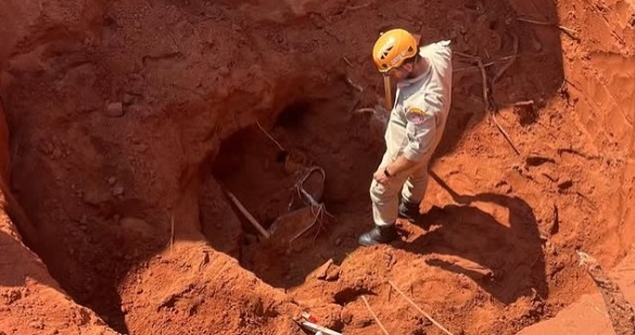 Ele foi socorrido momentos após ser soterrado 