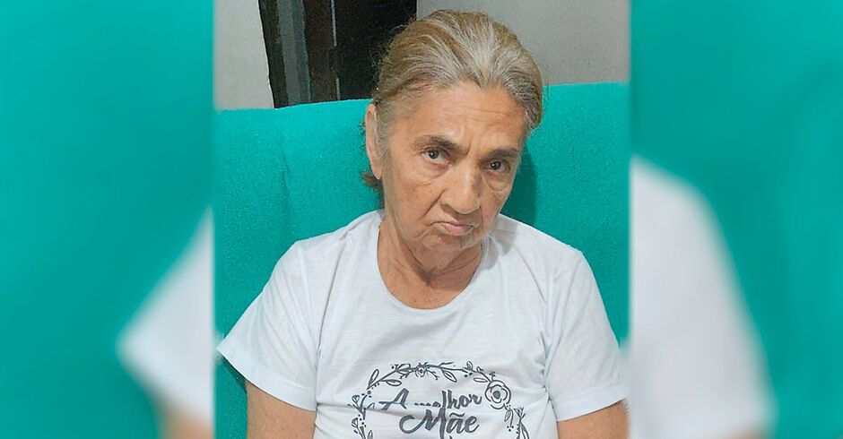 Idosa aguarda cirurgia ser marcada