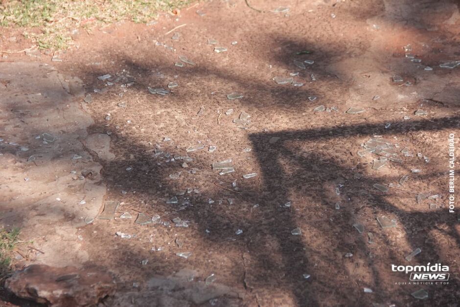 Bebidas foram retiradas do carro antes da chegada da polícia, na tentativa de ocultar provas do consumo de álcool