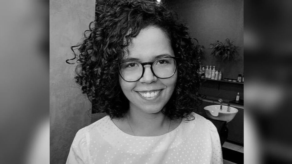 Amigos e familiares compartilham a dor de perder Fernanda 