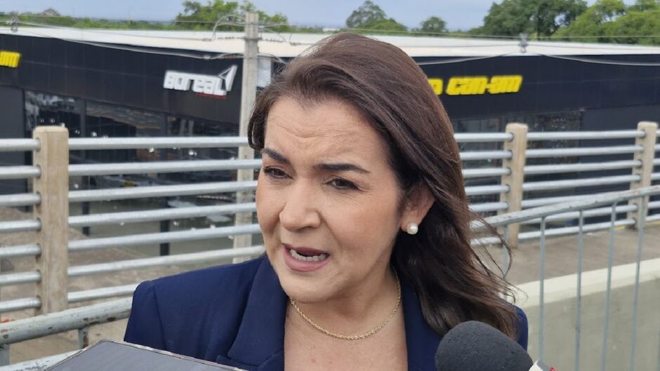 Adriane abandonou a cidade, diz denunciante