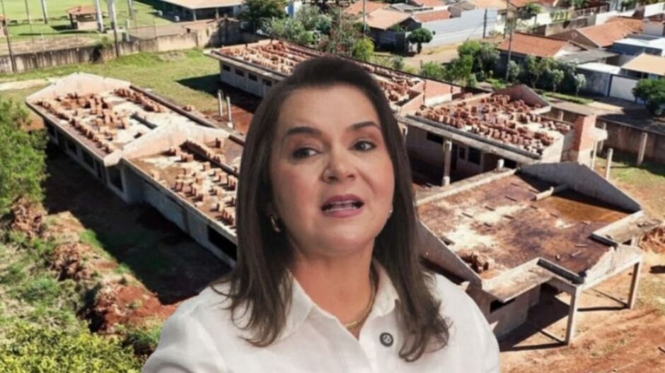 Adriane prometeu Emei, mas nada até agora