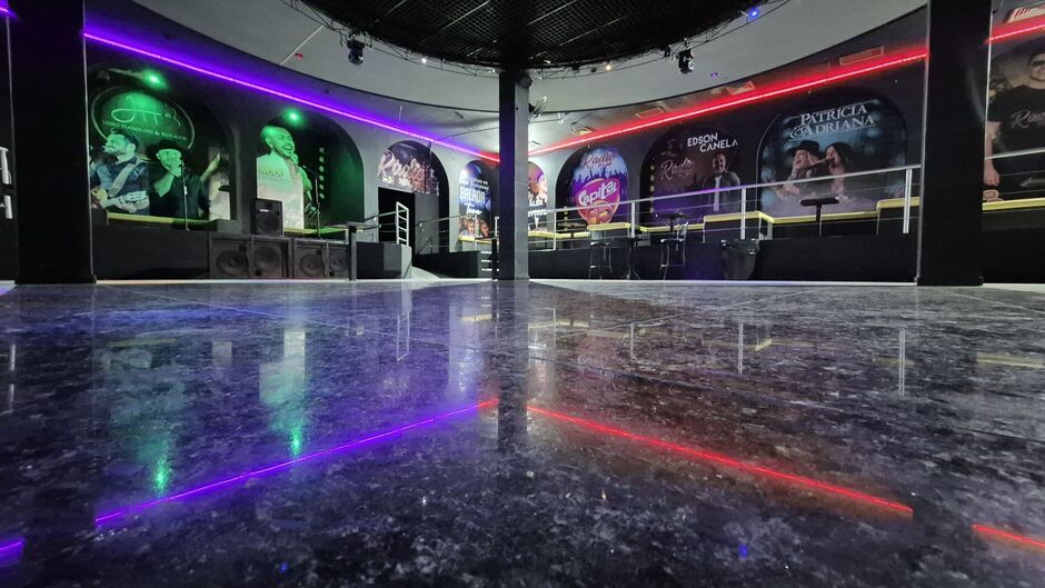 Boate volta com  proposta de apoio a artistas locais 