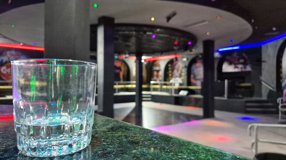 Boate volta com  proposta de apoio a artistas locais 