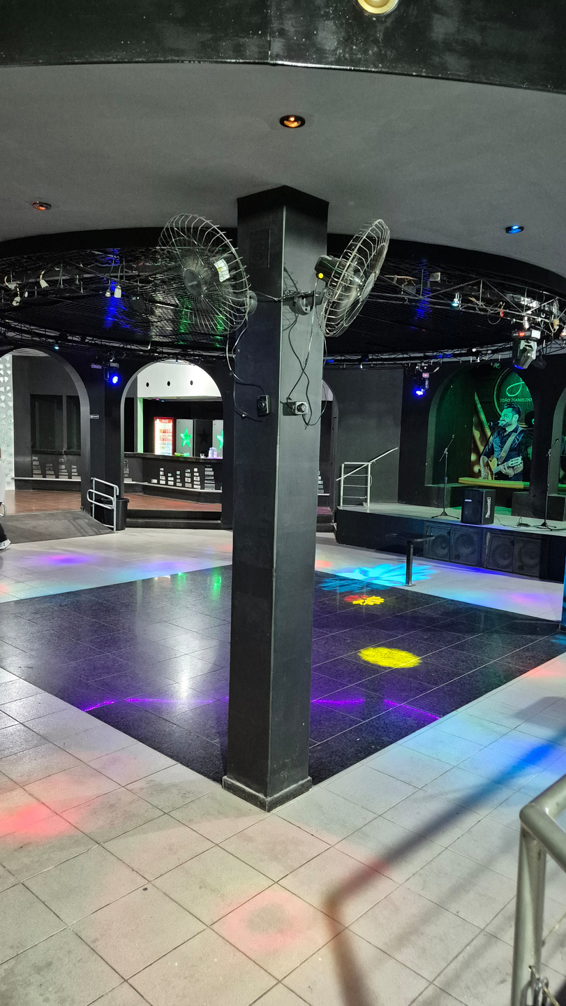 Boate volta com  proposta de apoio a artistas locais 