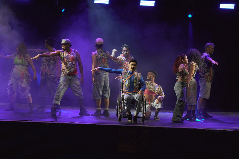 Entre aplausos e lágrimas, apresentação emocionou o público