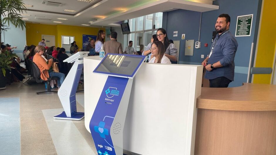 A iniciativa acompanha investimentos em equipamentos modernos, como arcos cirúrgicos, torres de videolaparoscopia, autoclaves e aparelhos de raio-X digital