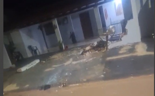 Foto da destruição causada pelo motorista