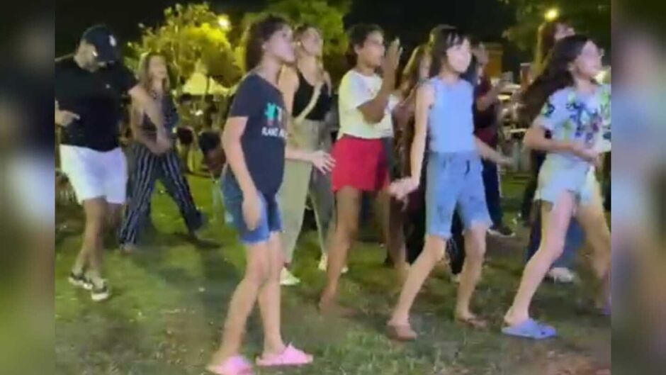 Público fica animado com dança flashback em Campo Grande