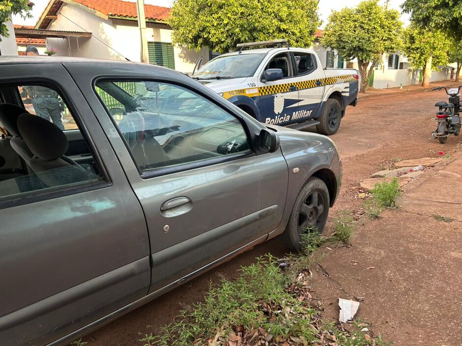 Homem que afirmou que o carro era dele, fugiu após pedirem documentos