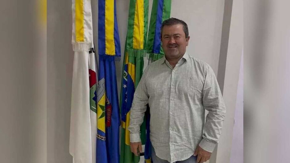 Vereador tem mandato cassado por distribuir combustível 