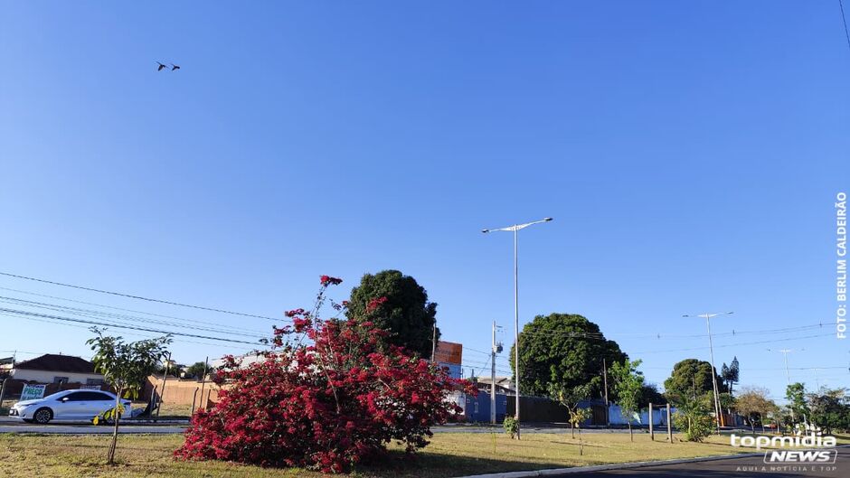 Capital amanhece completamente ensolarada