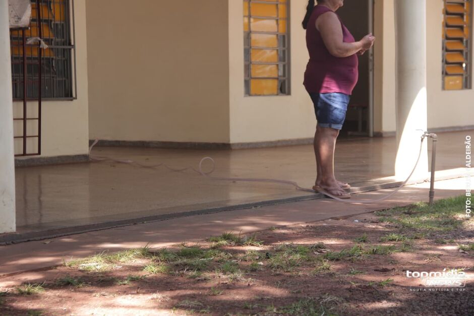 Água apenas para lavar as dependências do Cemitério