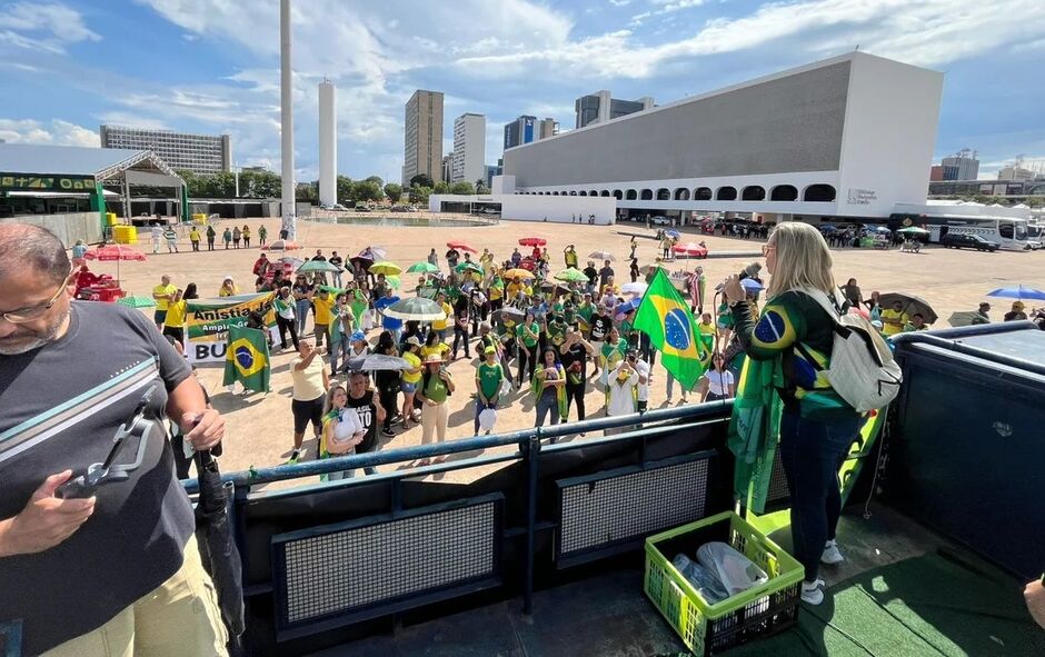 A manifestação aconteceu neste domingo
