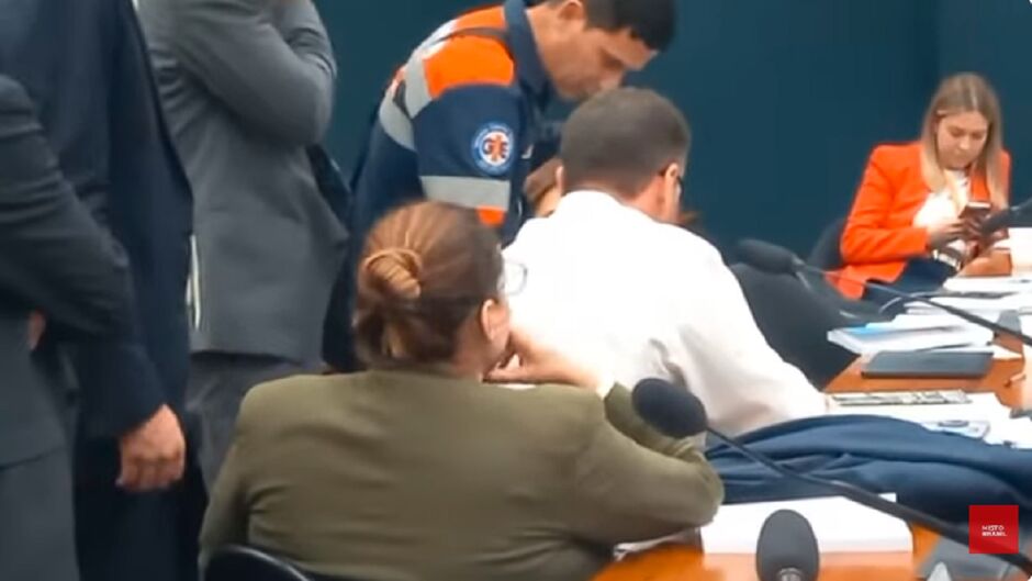 Pollon saiu de cadeira de rodas 