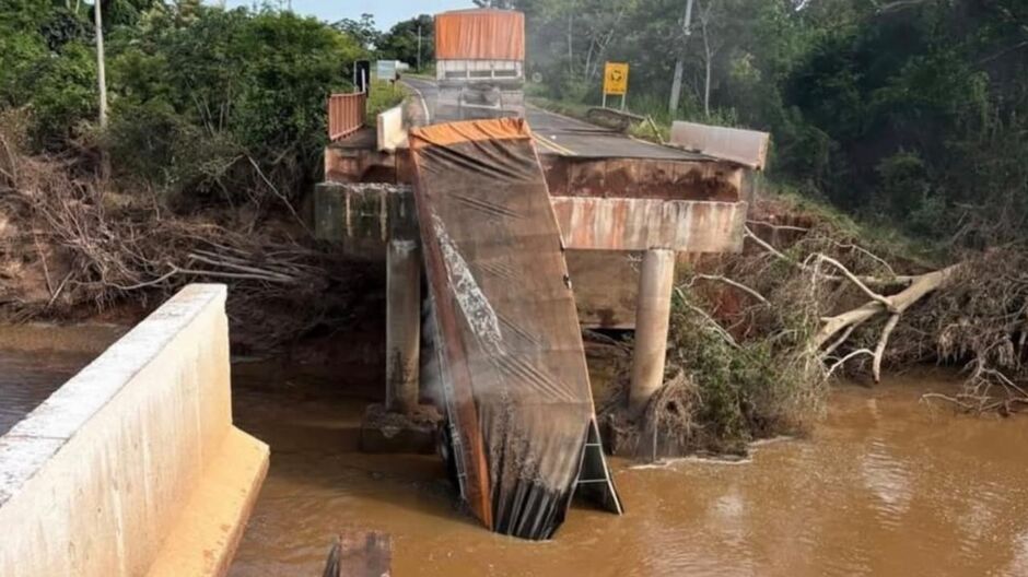 A ponte caiu na manh&atilde; de hoje