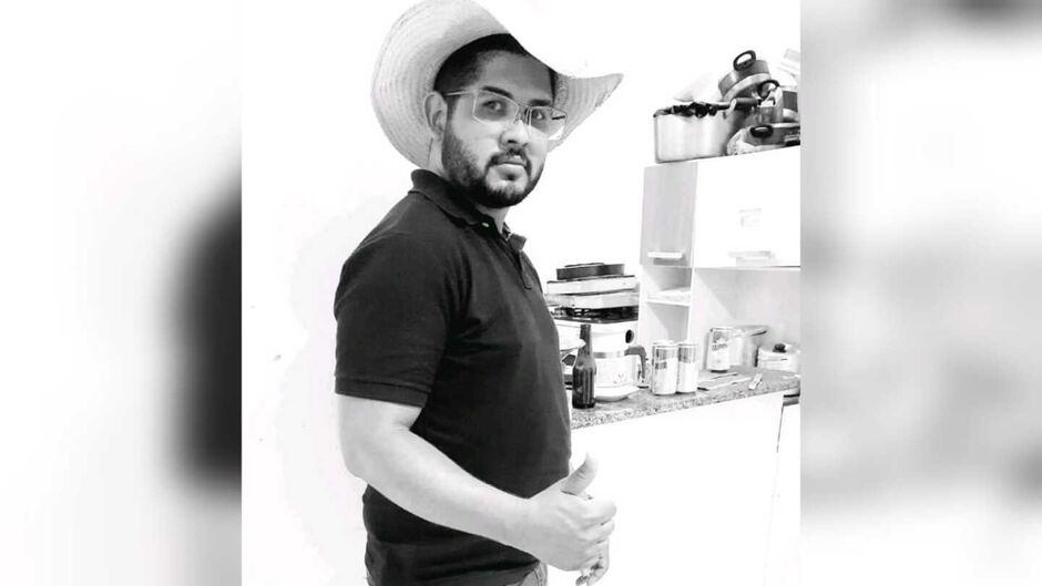 M&atilde;e cobra justi&ccedil;a pelo assassinato do filho h&aacute; mais de tr&ecirc;s meses 