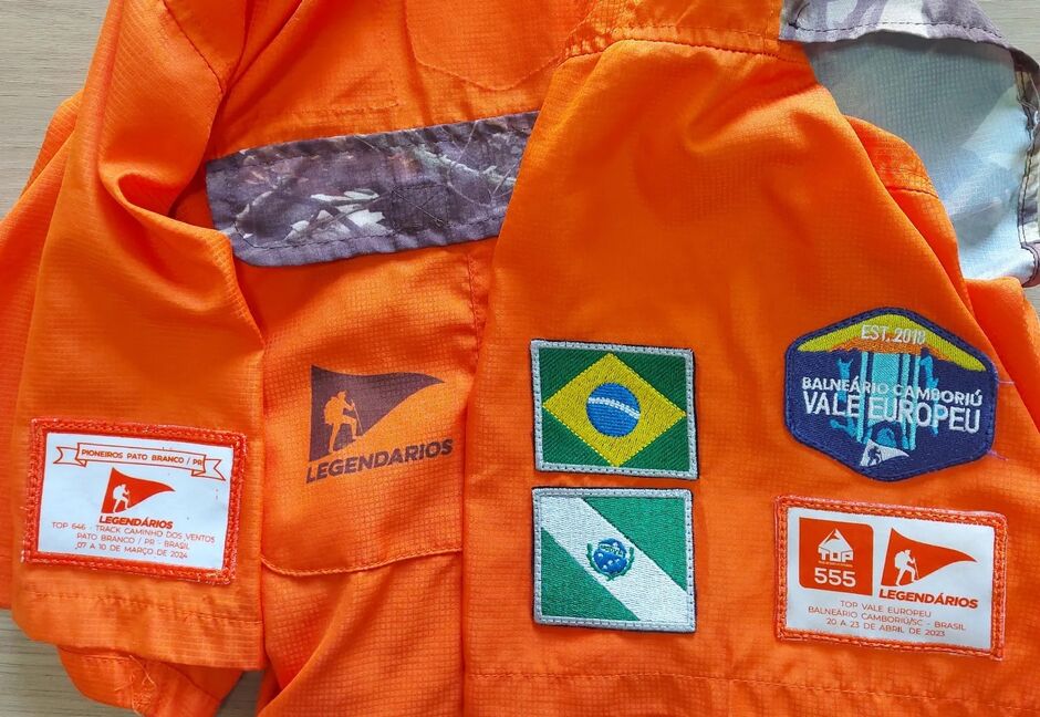 Uniforme do grupo Legend&aacute;rios
