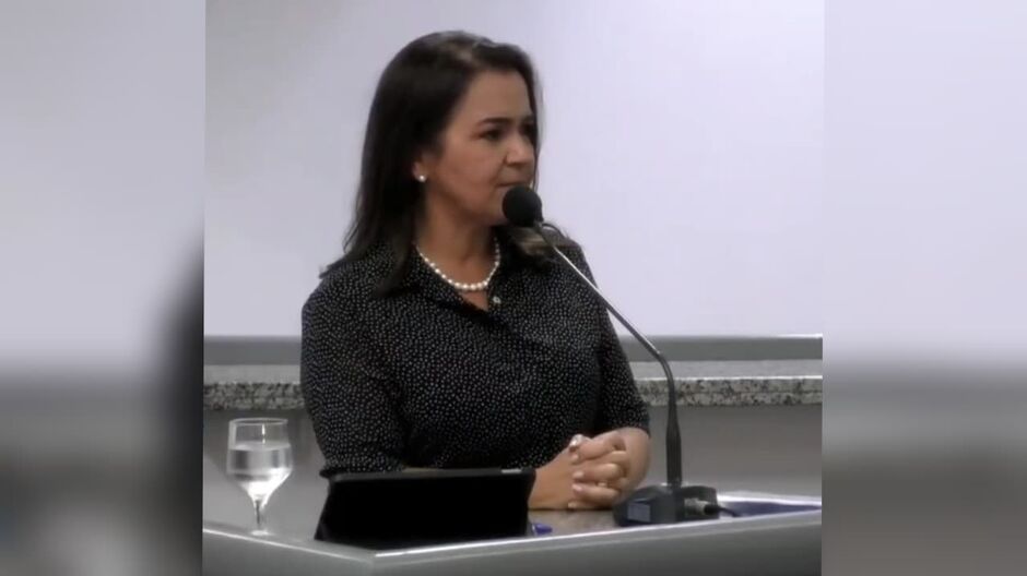 Adriane tem fala incoerente sobre mulheres