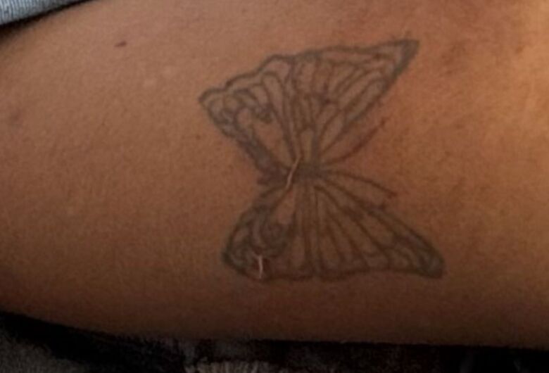 A &uacute;nica forma de identifica&ccedil;&atilde;o da v&iacute;tima at&eacute; o momento  &eacute; a tatuagem 