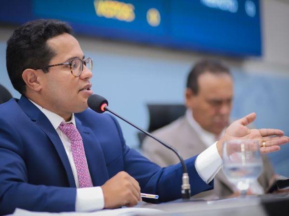 Papy diz conhecer locais que precisam de obras