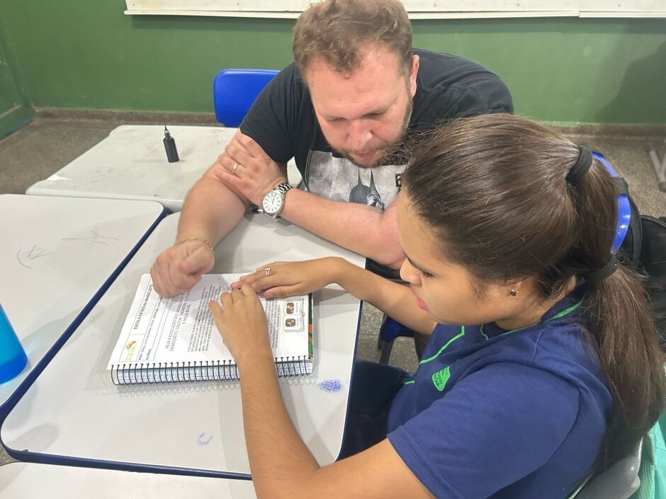 Sem professor apoiador crian&ccedil;as com defici&ecirc;ncia n&atilde;o conseguem ir para a escola 