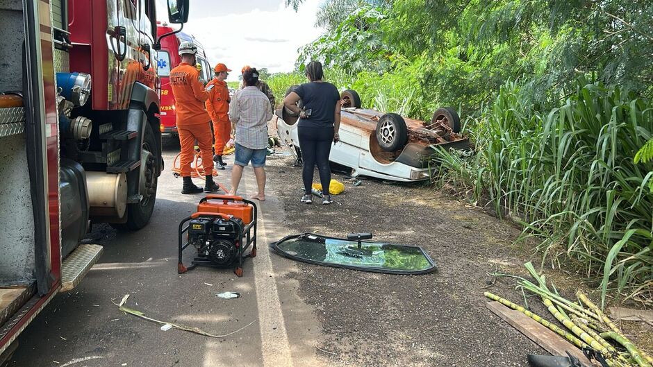 Uma crian&ccedil;a e a condutora ficaram feridas