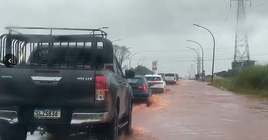 A passagem de uma frente fria fez a chuva chegar em Campo Grande
