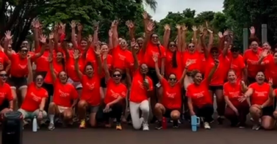 A corrida e caminhada aconteceram na manh&atilde; deste domingo