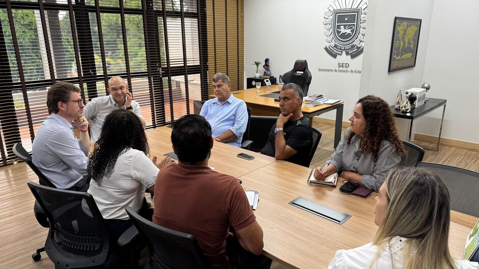 Encontro aconteceu nesta segunda-feira