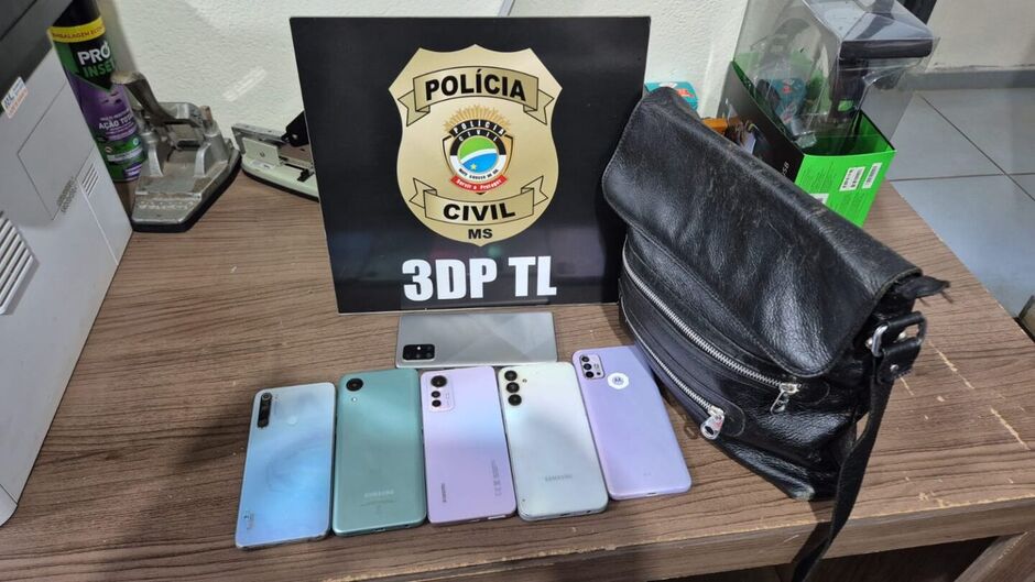 Itens encontrados na casa do autor dos crimes foram devolvidos &agrave;s v&iacute;timas 